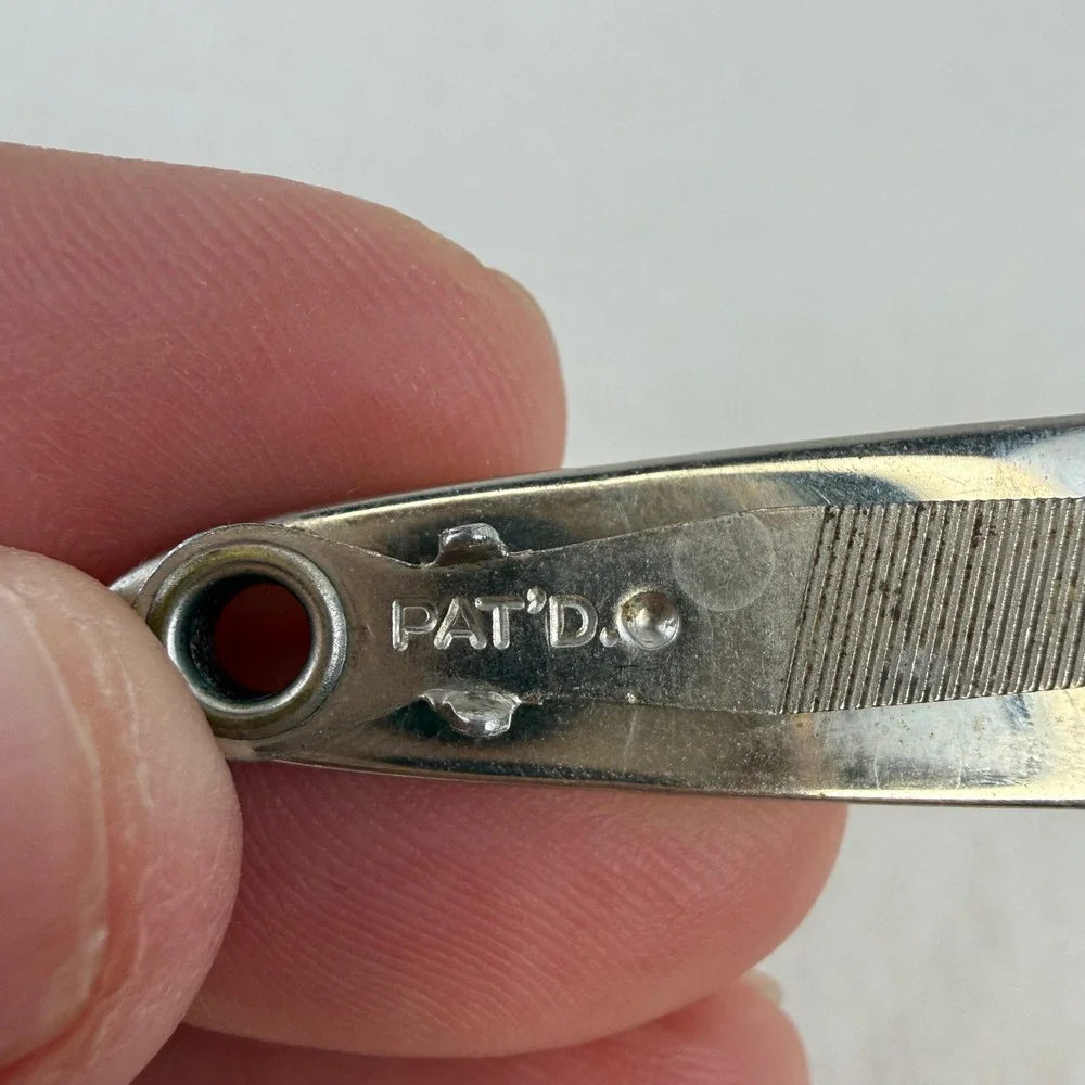 Vintage Trim Nail Clippers W.E. Bassett Co Derby‎ CT Made in USA Stainless Steel